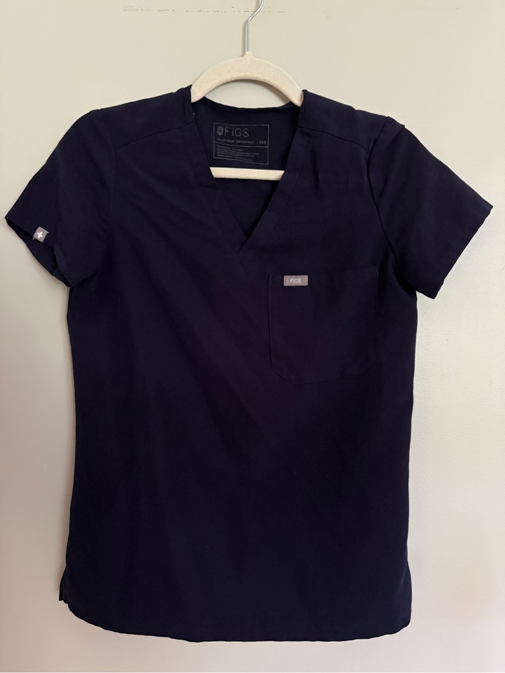 Figs Women’s Navy V-Neck Scrub Top